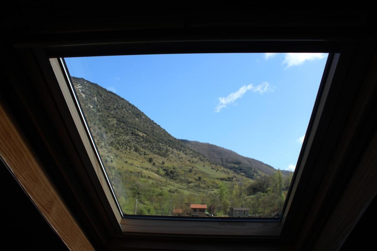 Maison De Charme Calme Entouree De Montagne Ussat Екстер'єр фото