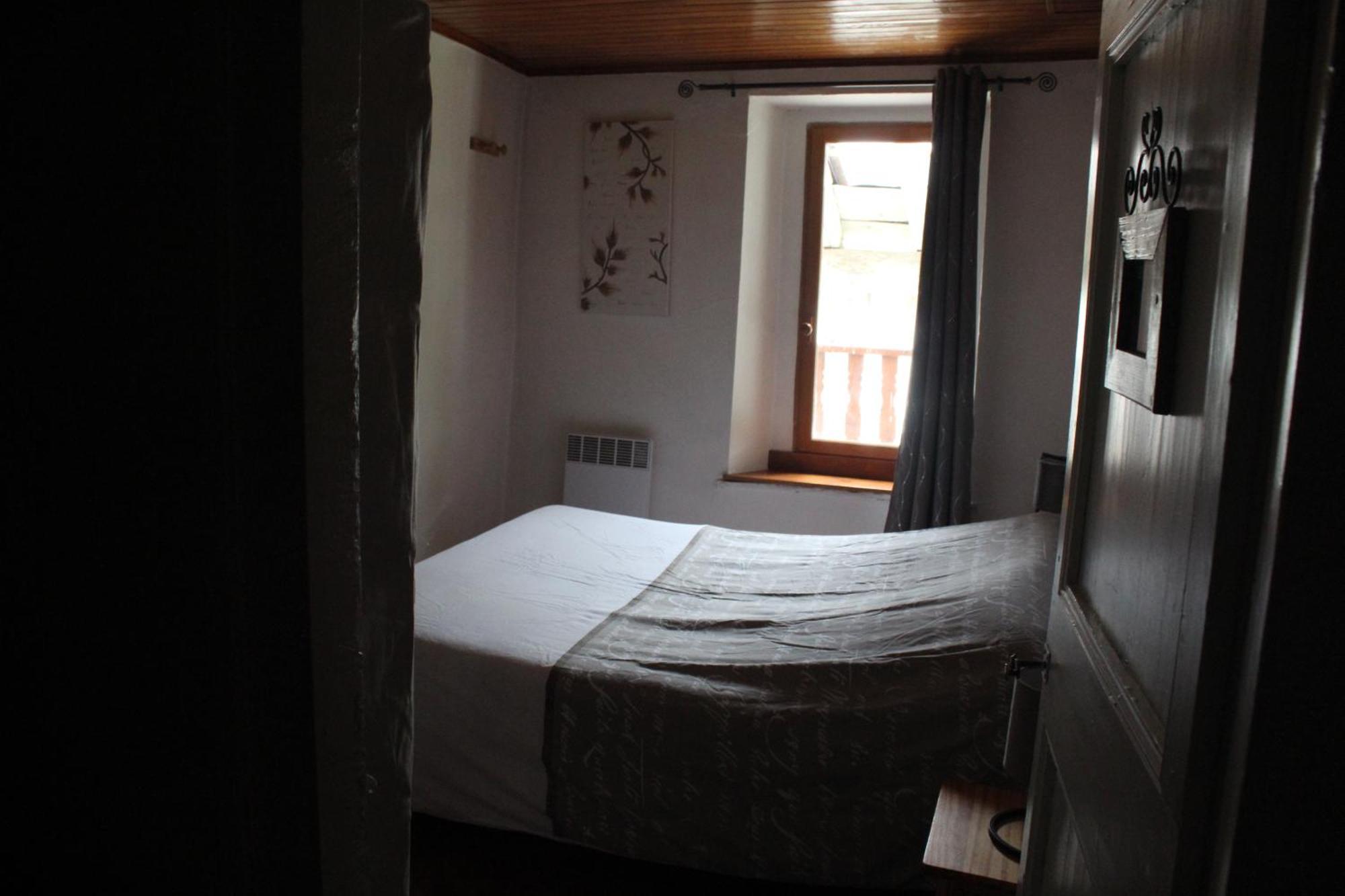 Maison De Charme Calme Entouree De Montagne Ussat Екстер'єр фото