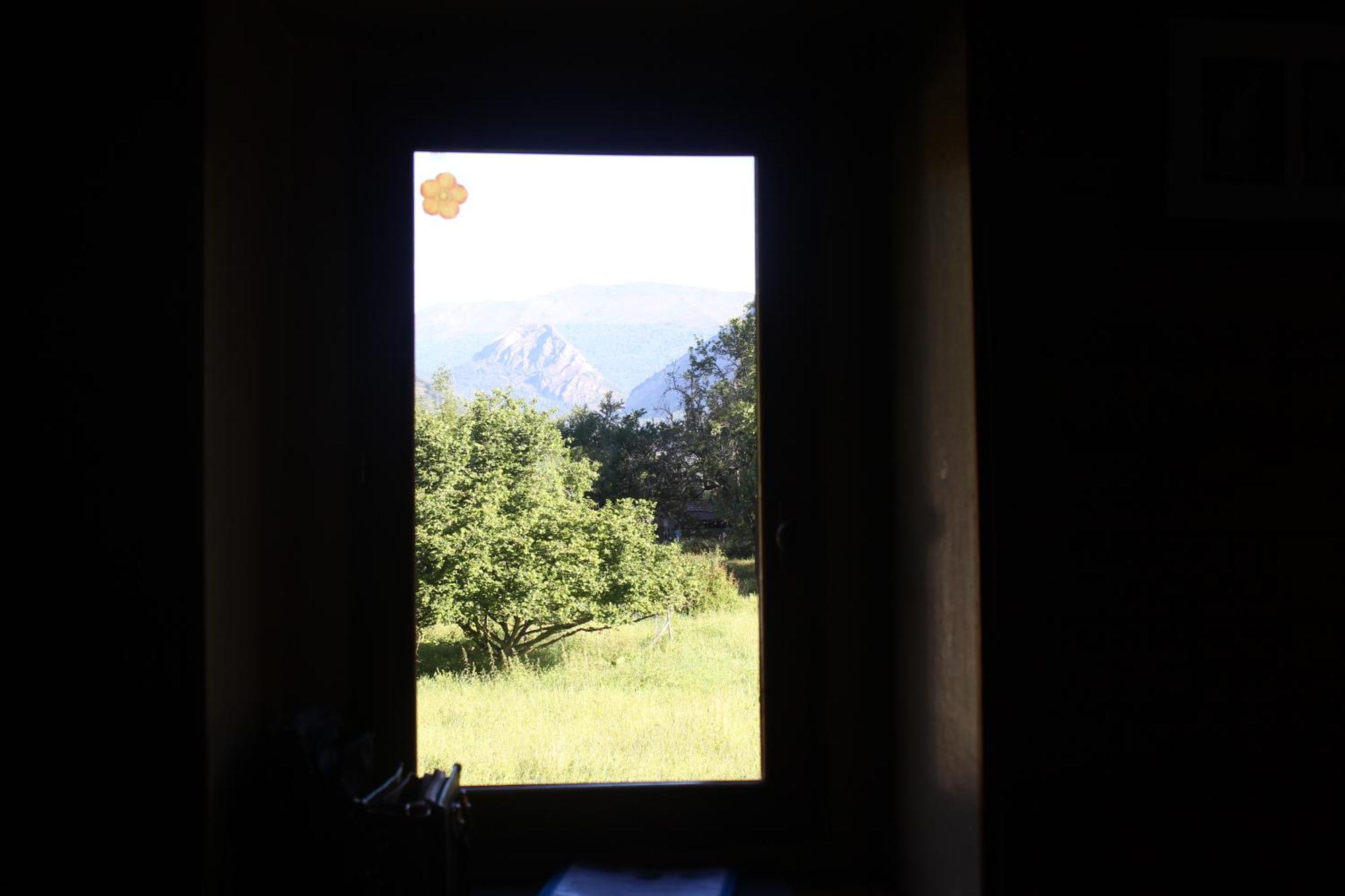Maison De Charme Calme Entouree De Montagne Ussat Екстер'єр фото
